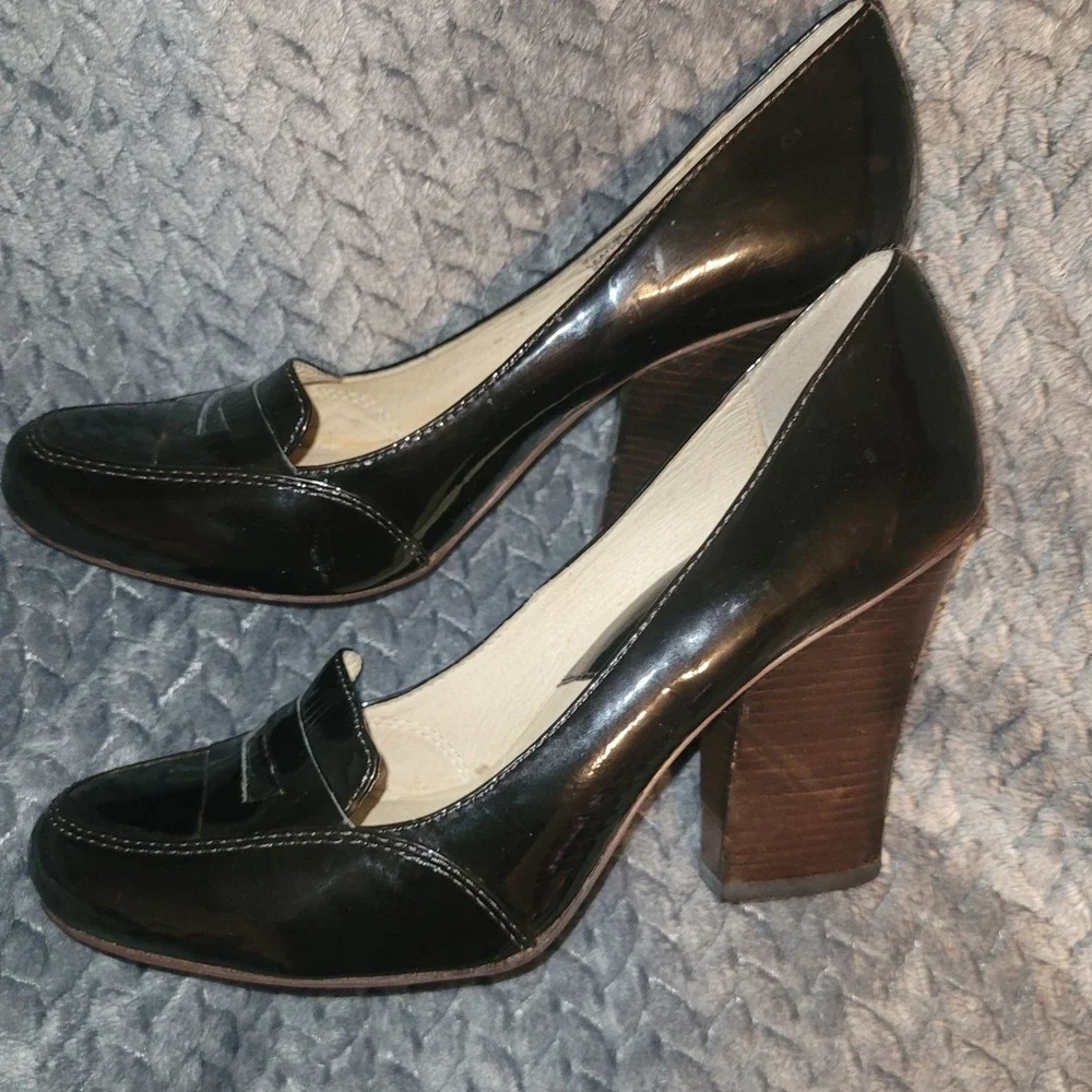 Michael Kors brownish Black Patent Leather Loafer Heels Size 8 1/2 M 3 inch heel